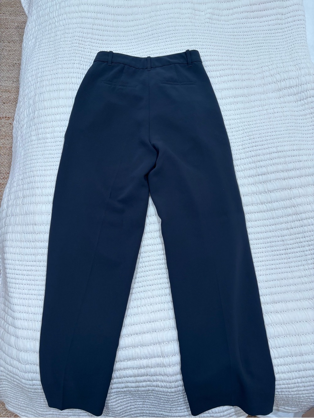 Aritzia “The Effortless Pant”